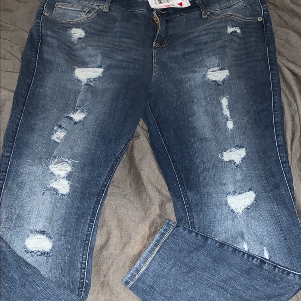 BNWT Torrid Bombshell Skinny Jean